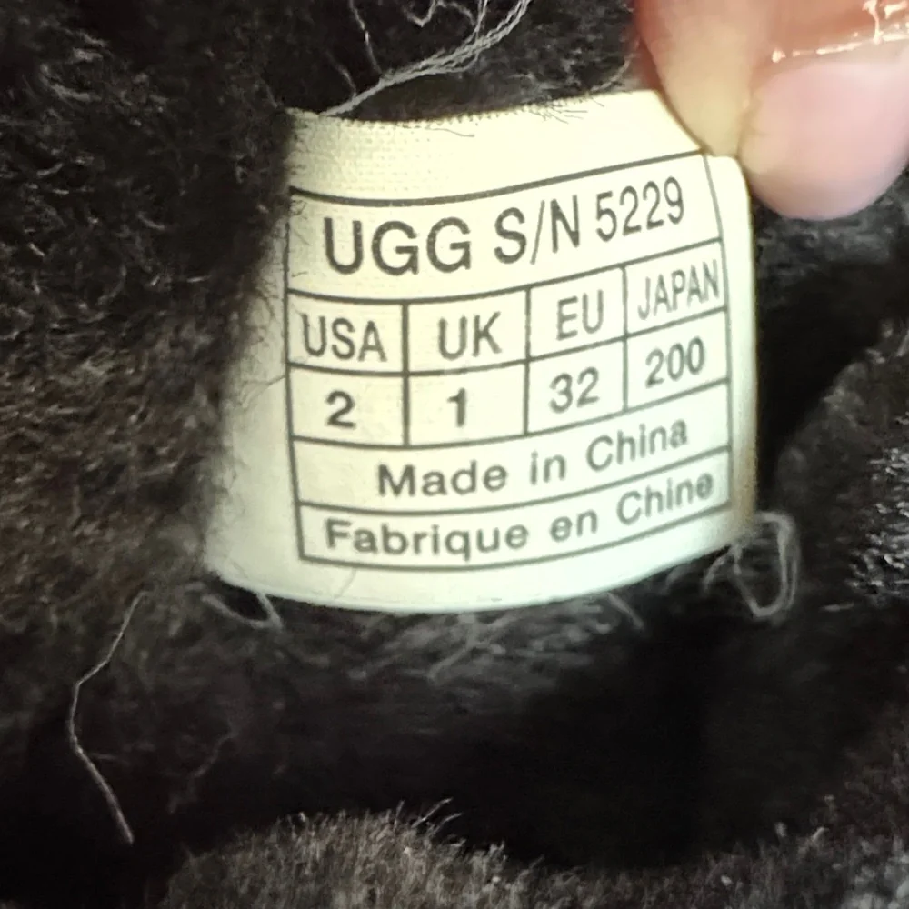 UGG Black Suede Shearling-Lined Boots size 2 fair condition